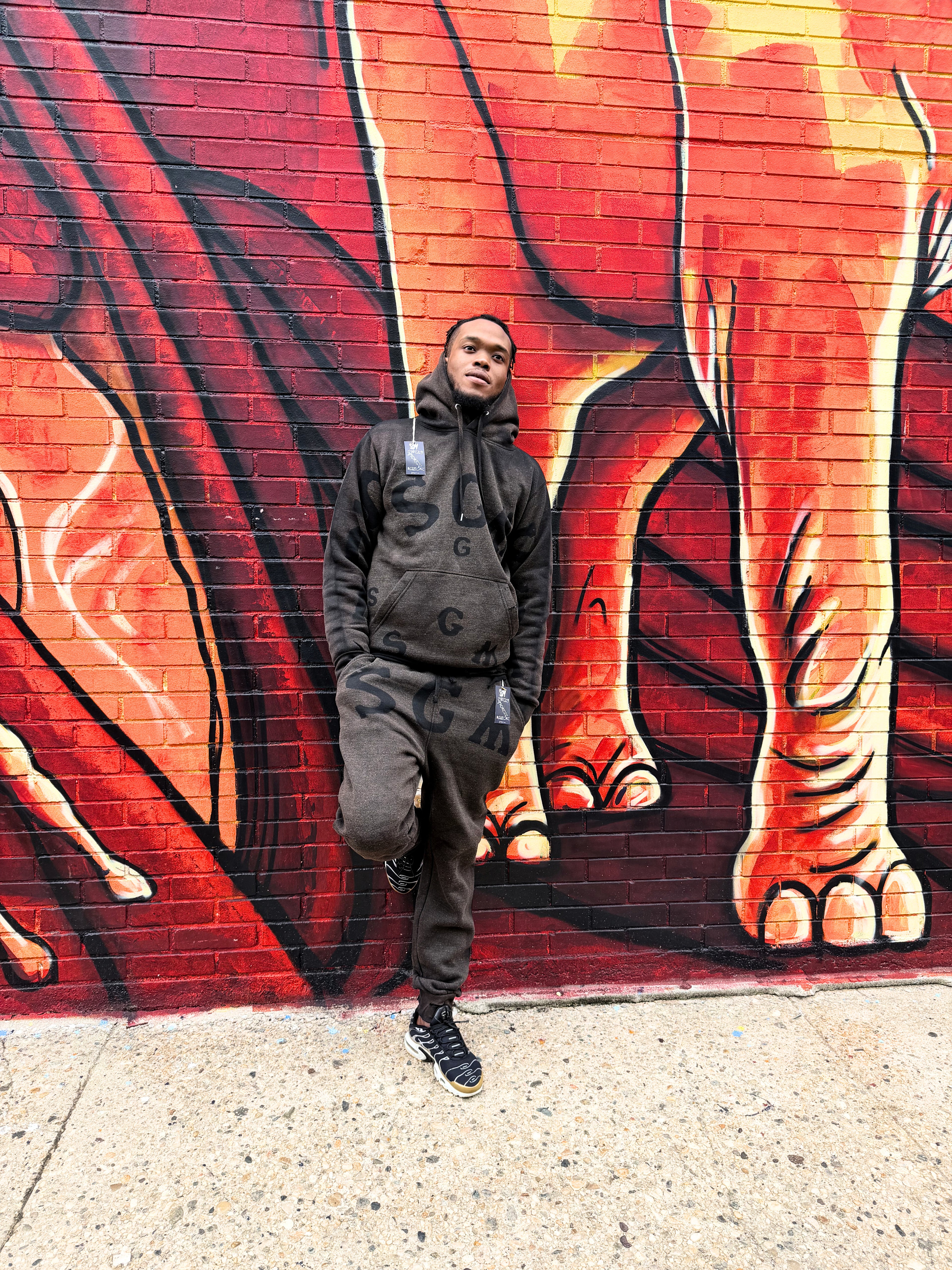 BROWN SGM SWEATSUIT WITH RIPPED